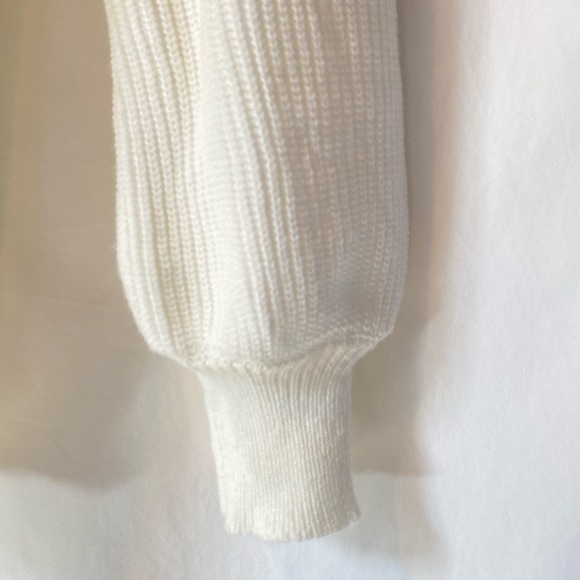 🤍 Zaful Creamy White Cozy off the shoulder Sweater - scoop neck one size - new - Picture 4 of 8